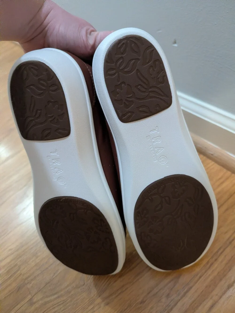 Women's Brown Casual Leather Lace-Up Sneakers
